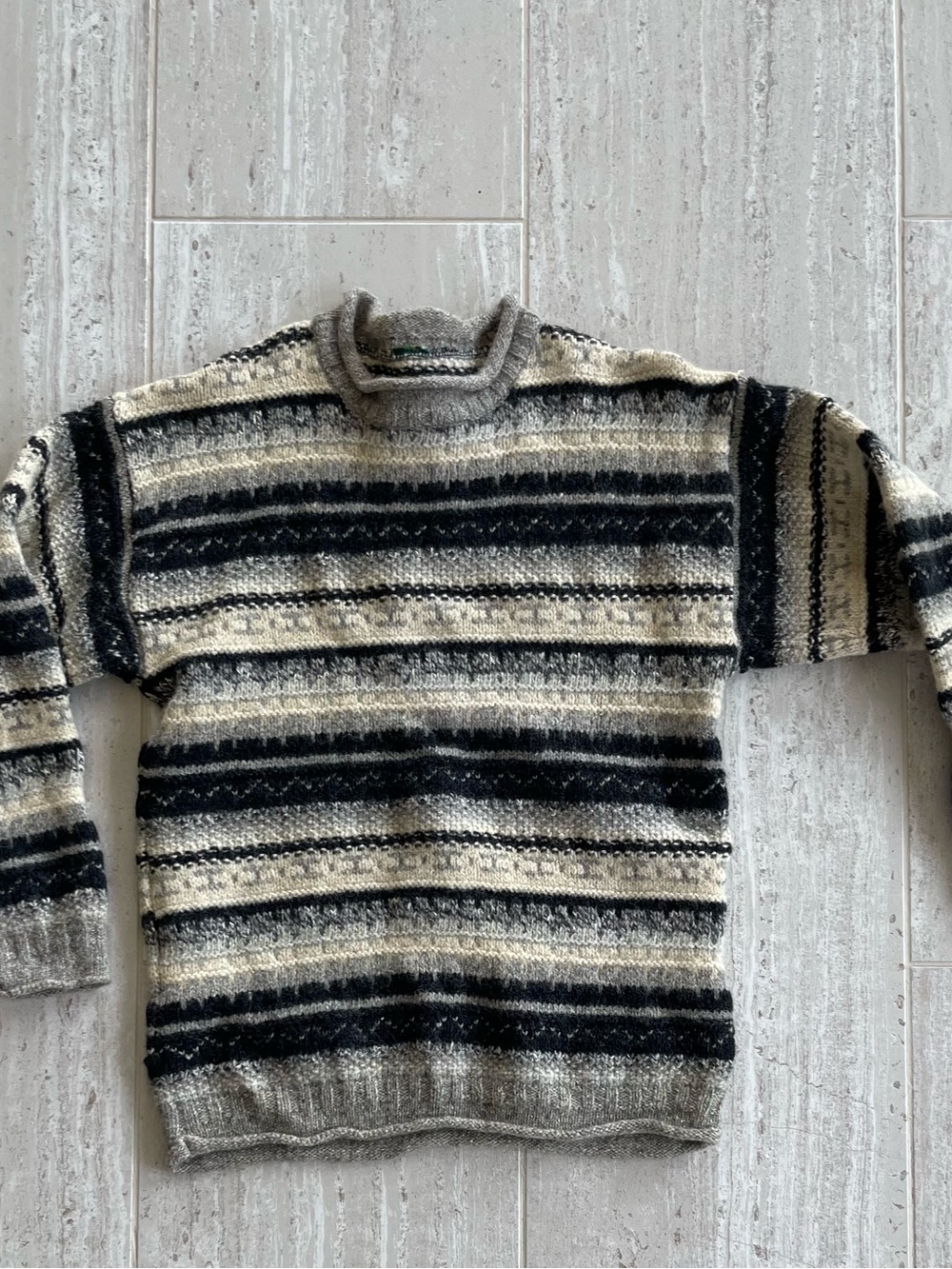 Vintage Fair Isle Nordic Wool Sweater Gray Black Striped Men's Medium